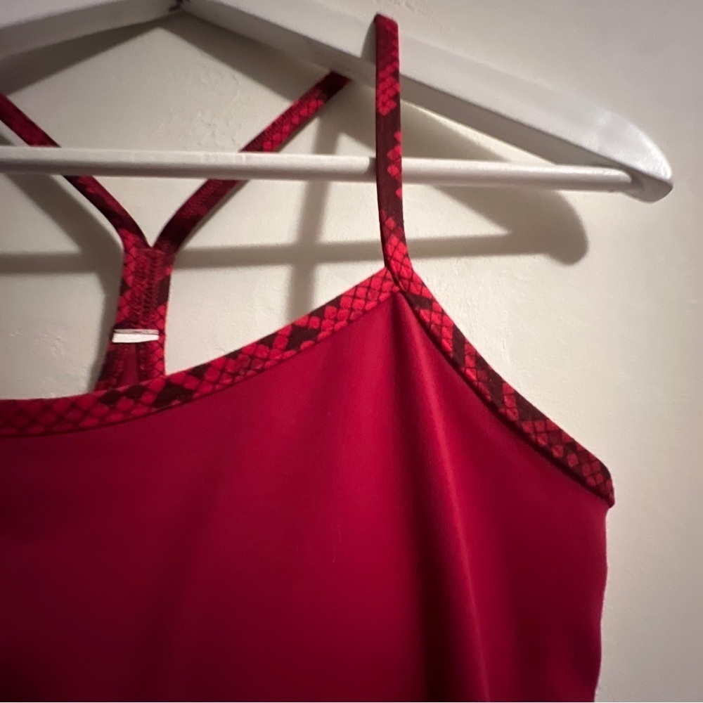 Lululemon Yoga Power Y Tank Top Deep Red Size 8 Built-In Bra Activewear EUC - Picture 6 of 6